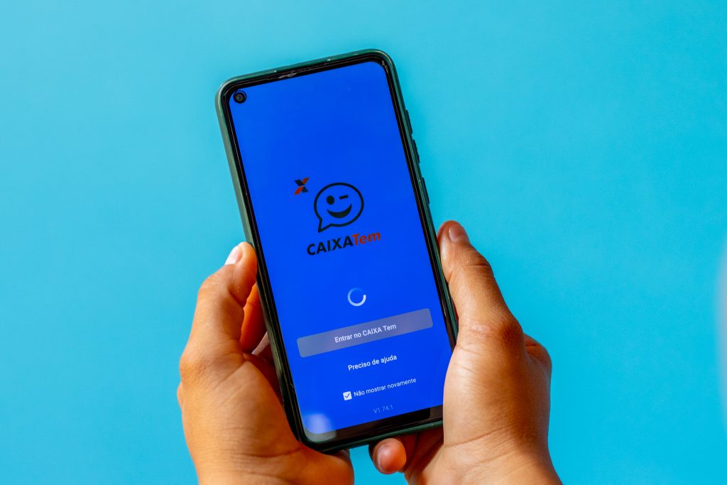 Abriu, ganhou! Clientes do Caixa Tem estão recebendo R$ 3 MIL no app; saiba quem tem direito