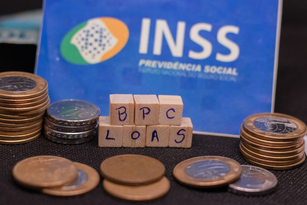 BPC: Idosos são pegos de surpresa com novo valor do benefício; R$ 1660 na conta
