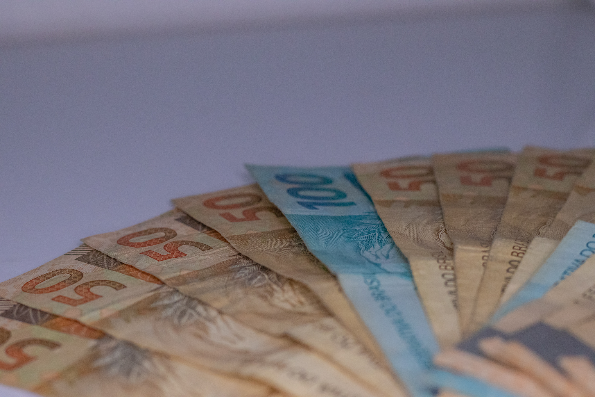 Como sacar R$ 2.999 pelo Caixa Tem? Tutorial facilita SAQUE para idosos