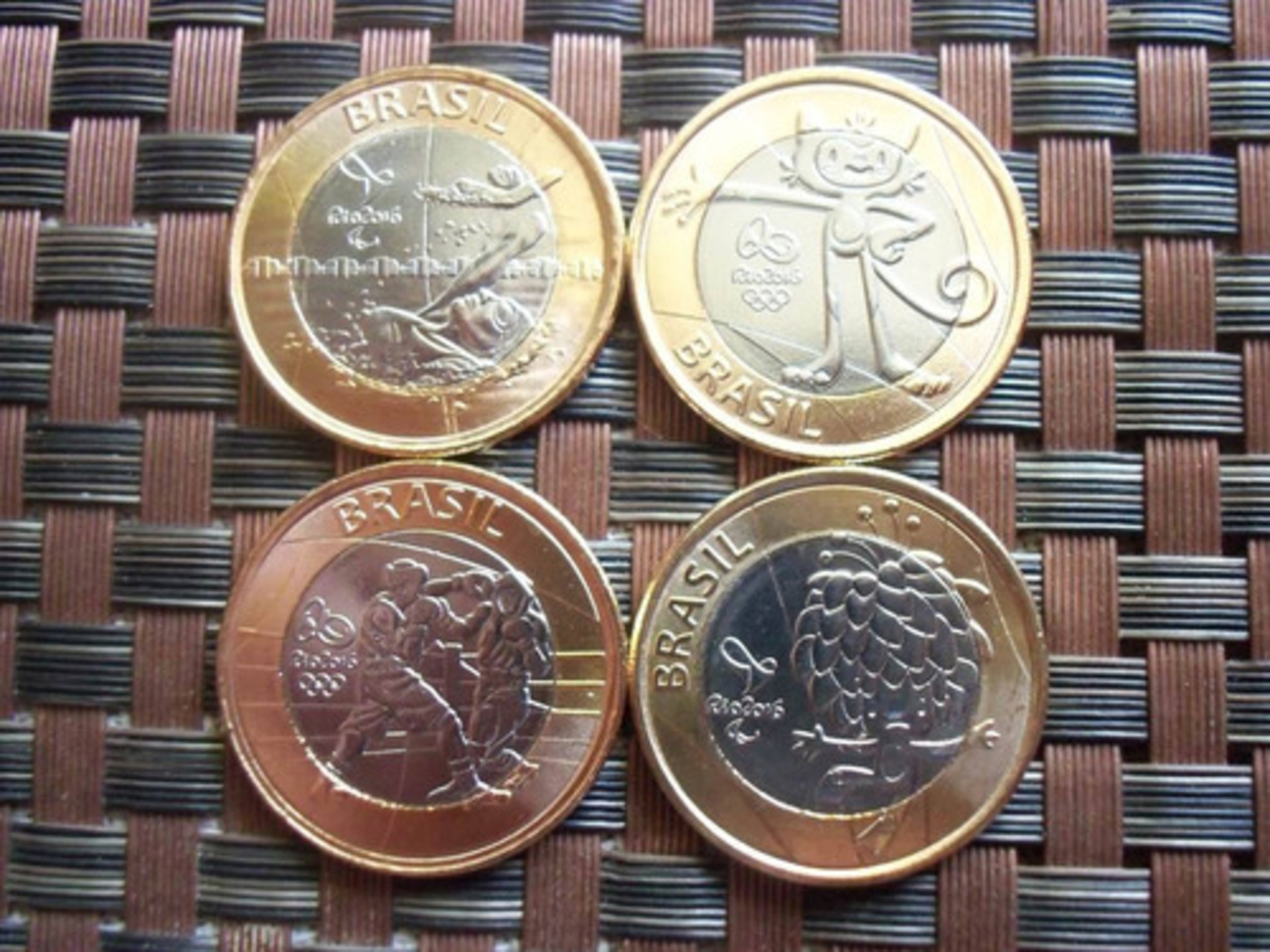 Elas podem parecer simples, mas valem até R$ 800: conheça 4 moedas famosas entre colecionadores