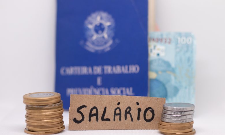 Entenda o Potencial Aumento de 40% no Salário: O Que Muda Com a Nova Lei?