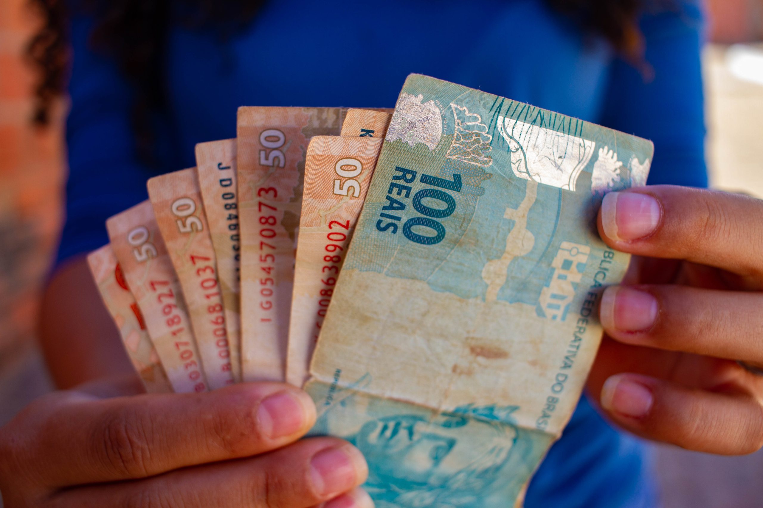Idosos vão resgatar uma BOLADA ao colocar o CPF na nota; mais de R$ 1 MILHÃO em dinheiro