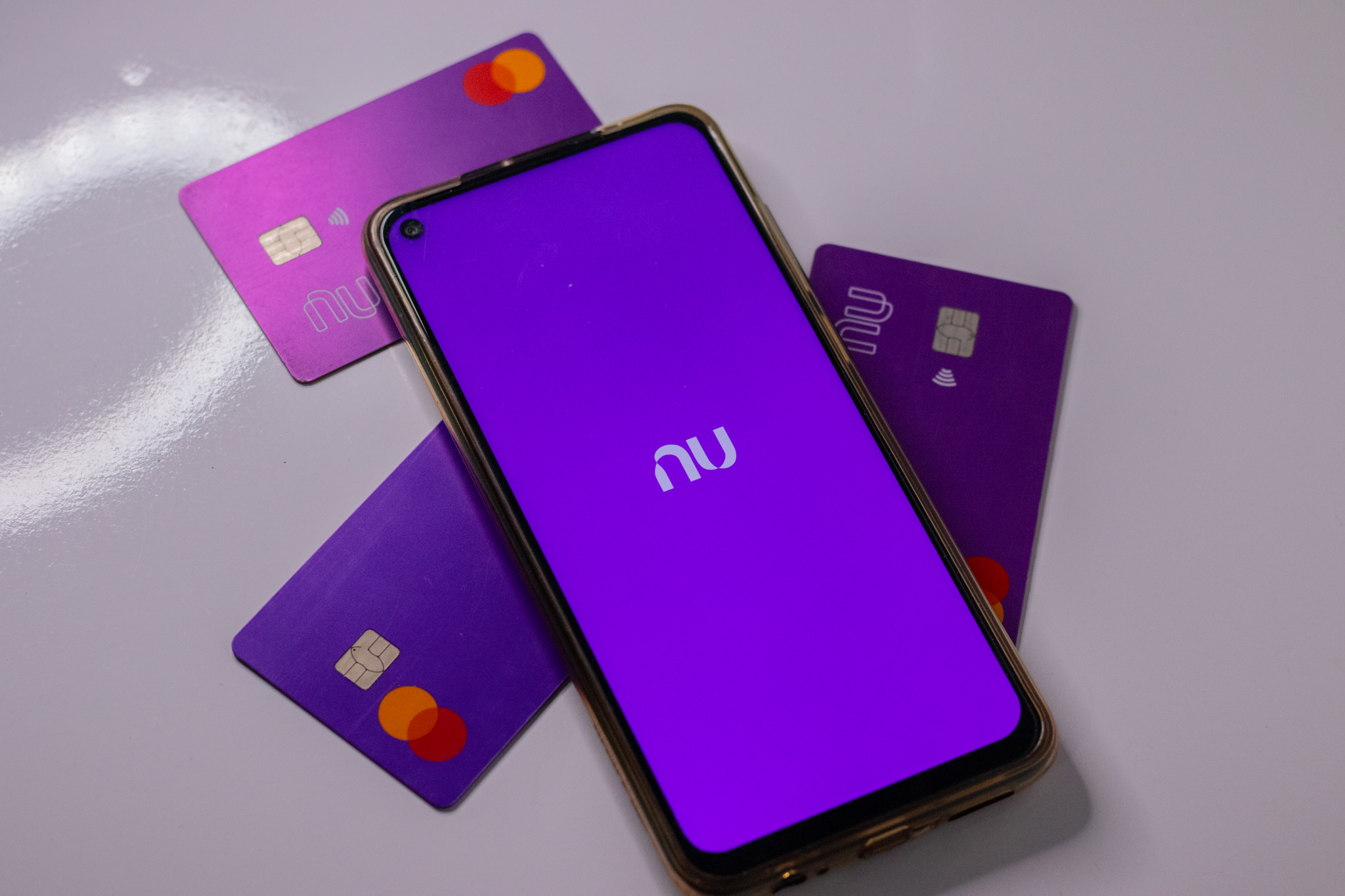 Nubank abre o cofre e libera SAQUE para MILHÕES de idosos no Brasil, veja como receber
