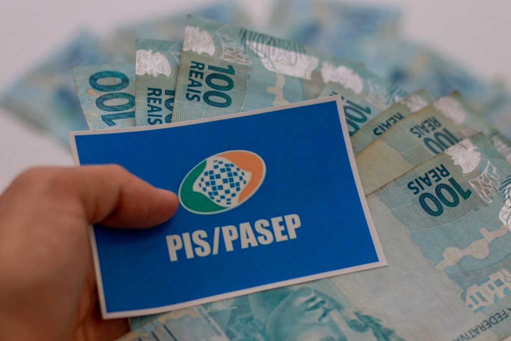 PIS/Pasep dos Idosos: R$ 23,9 bilhões serão distribuídos para os APOSENTADOS; confira