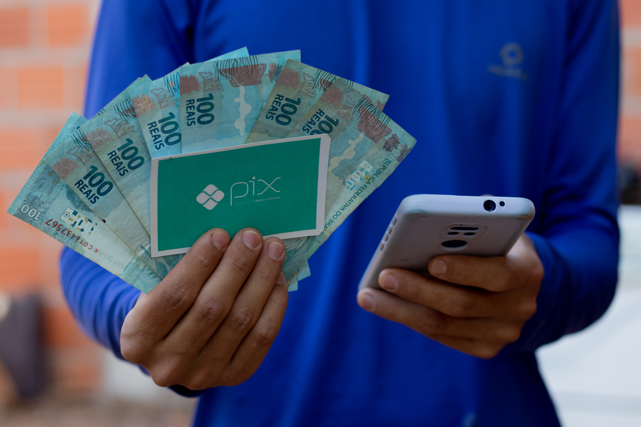 PIX de R$ 2.012 na conta: idosos 65+ vão receber BÔNUS do Governo em breve; garanta o seu