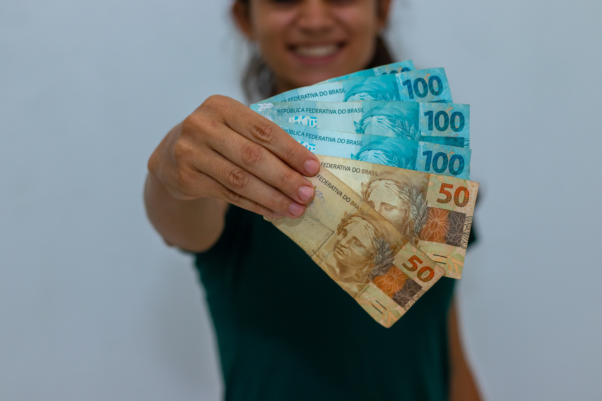 Quem poderia imaginar? Governo AUTORIZA brasileiros a sacar quase R$ 10 MIL NO PIX