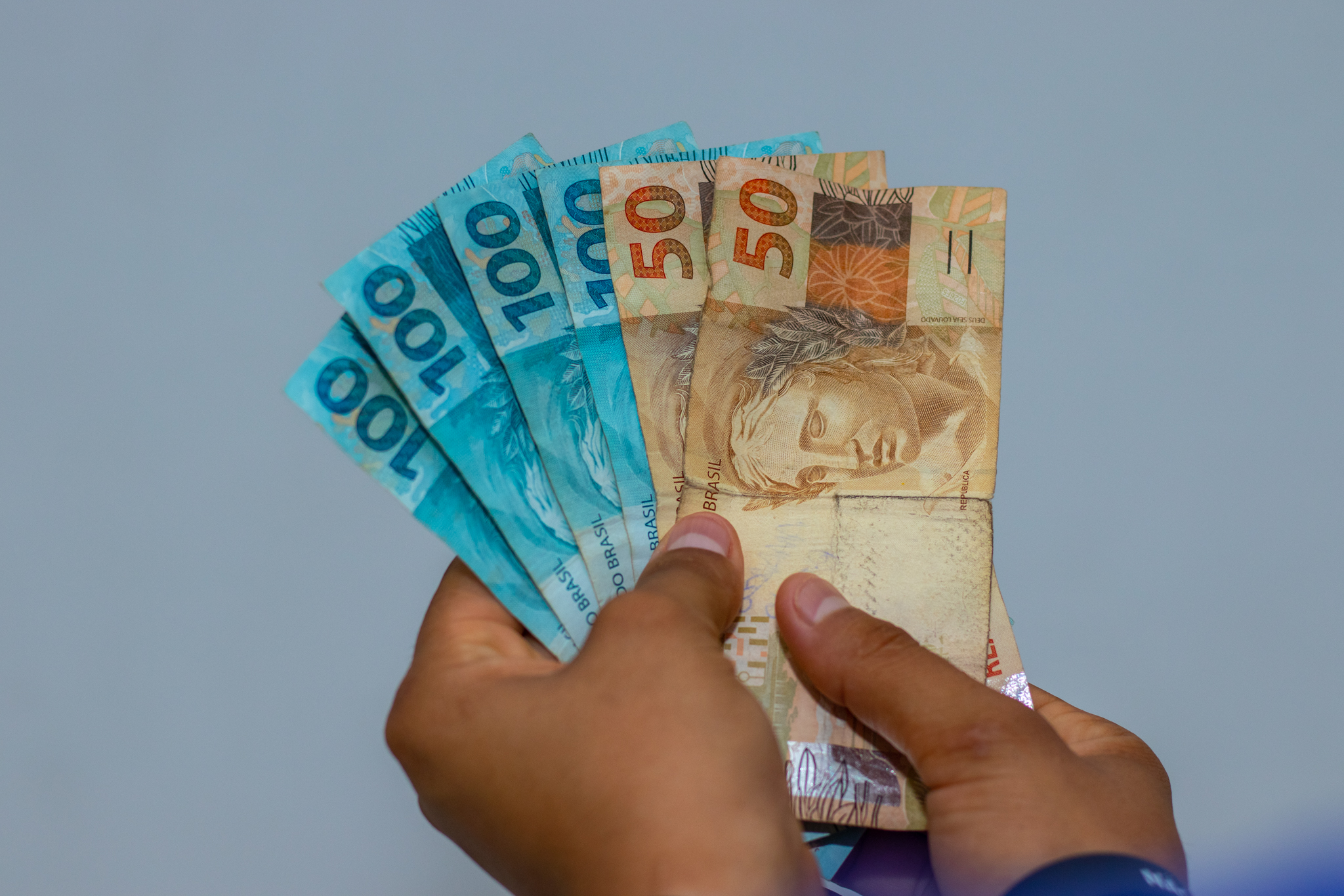 R$ 2 MIL na sua conta HOJE! Aprenda a LIBERAR o valor com seu CPF
