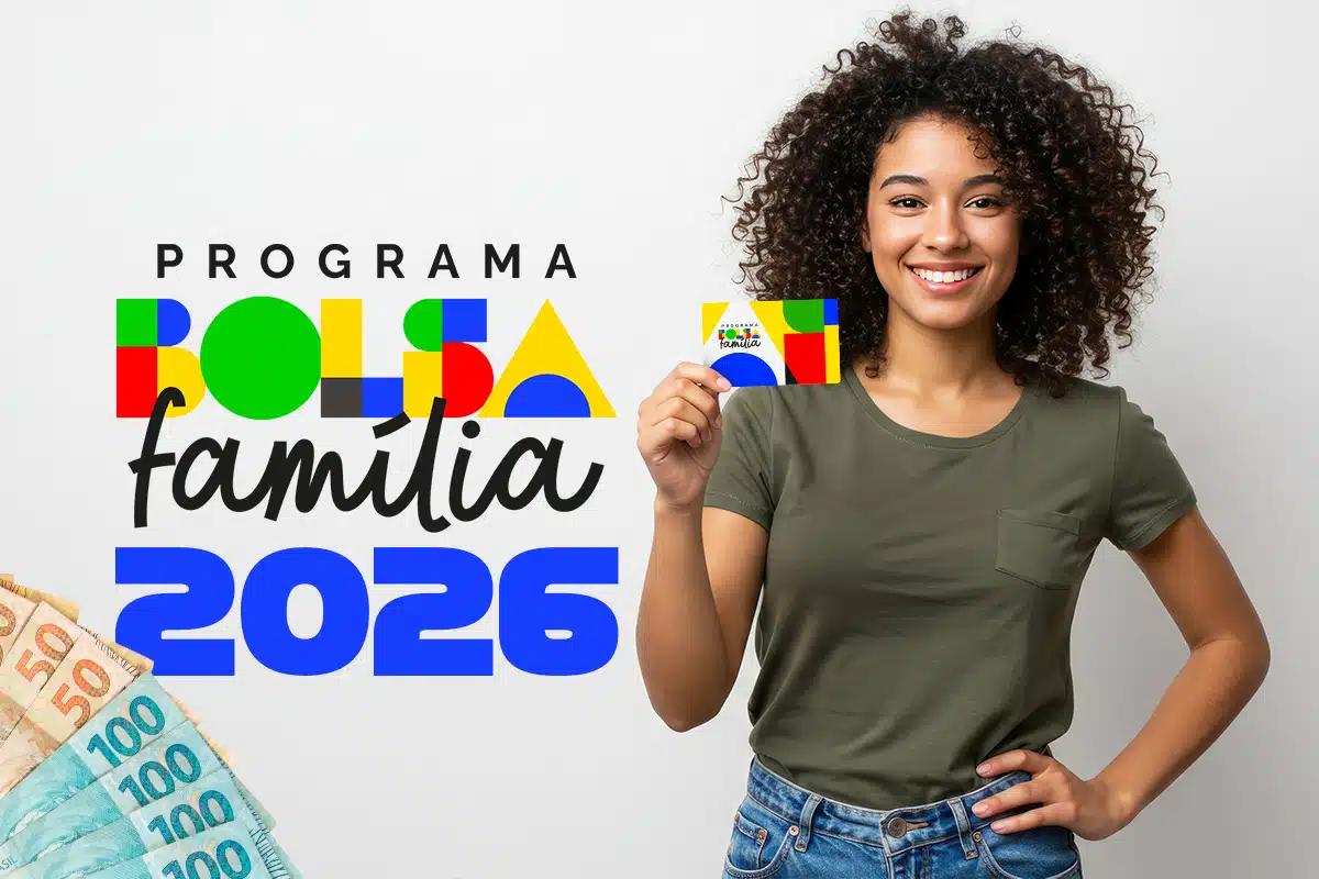 Mulher segura cartão do Bolsa Família com cédulas de real ao fundo, ilustrando o calendário de fases do programa em 2026.